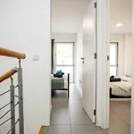 Sunny Duplex Martines *