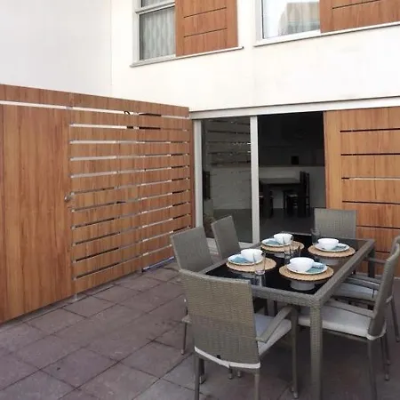 Sunny Duplex Martines